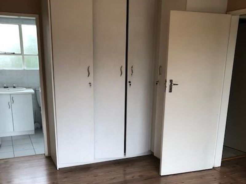 FURNISHED 2 BEDROOMS - Photo 2