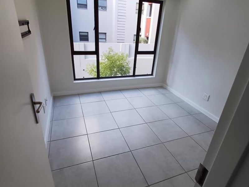 Furnished 1 Bedroom Apartment  in Sunninghill - Photo 8