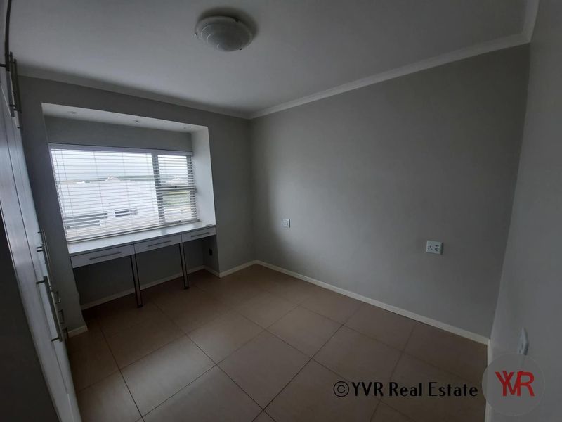 MODERN FREESTANDING HOUSE in FINKENSTEIN MANOR - Photo 3