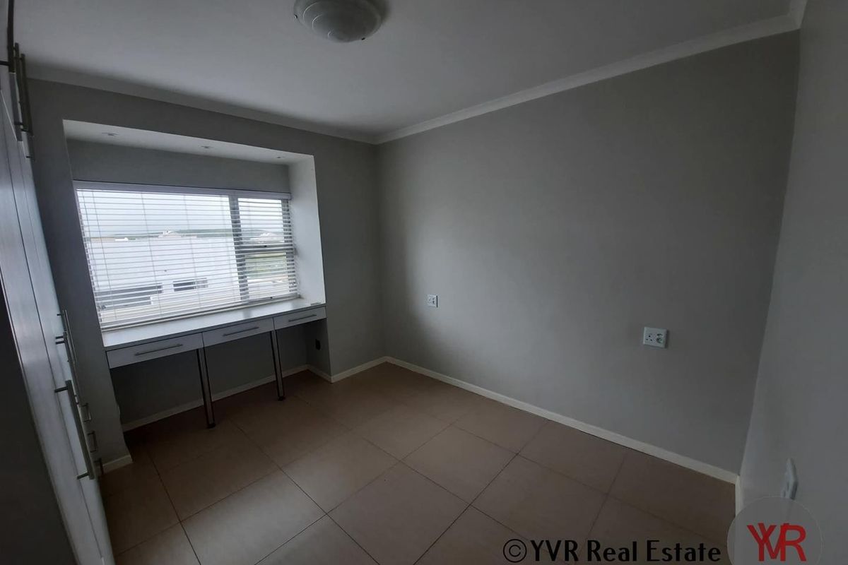 MODERN FREESTANDING HOUSE in FINKENSTEIN MANOR - Photo 3