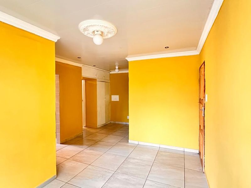 **Charming 1-Bedroom Apartment with Modern Amenities** - Photo 4