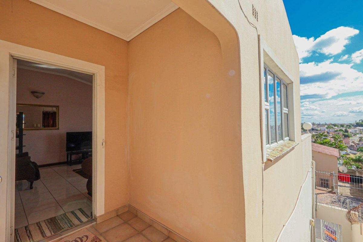 Elevated 3 Bedroom Duplex with Endless Potential – Montford, Chatsworth - Photo 5