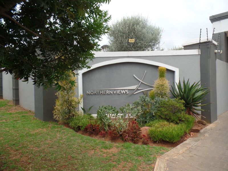 2 bed, 2 bath top floor unit in Elardus Park - Photo 2