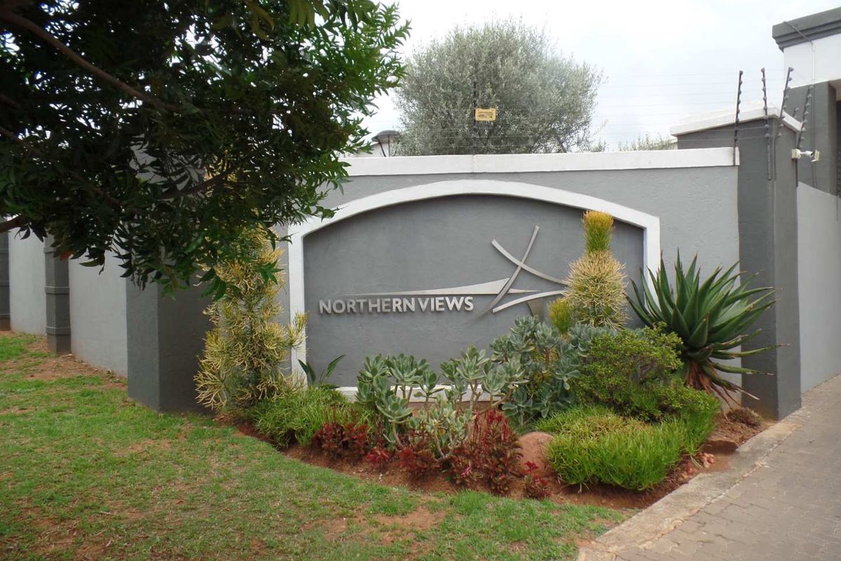 2 bed, 2 bath top floor unit in Elardus Park - Photo 2