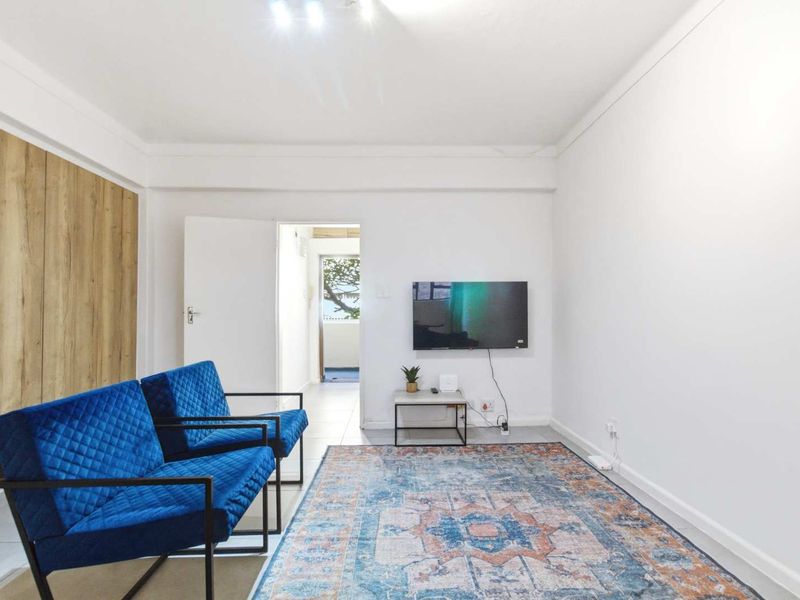 Perfectly positioned to walk on the mountain or doddle down to the Main Rd and beach attractions. - Photo 6