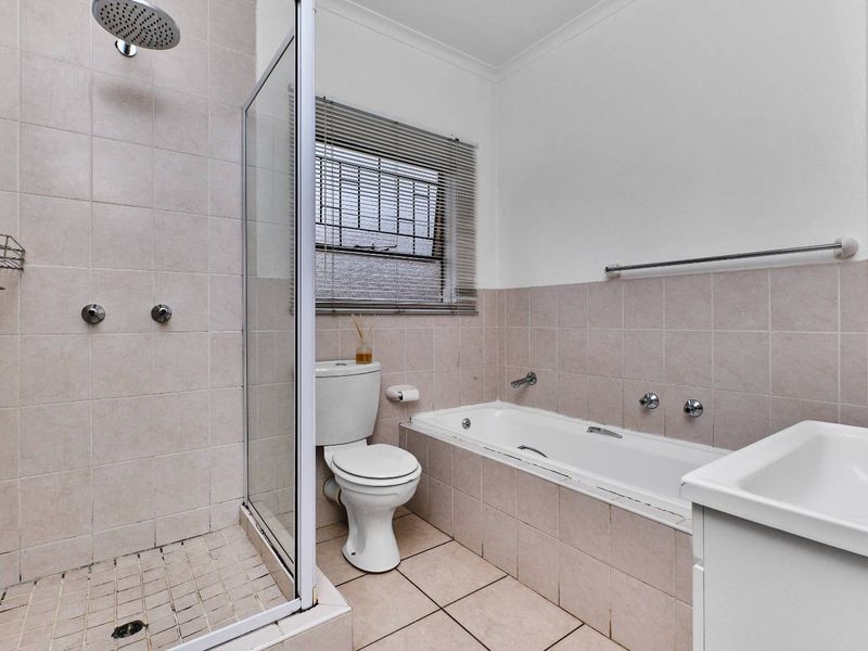 Charming Move-In Ready Upstairs Apartment – Perfect for First-Time Buyers! - Photo 9