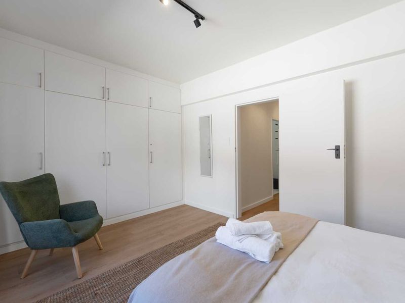 SIX MONTHS OF BLISS IN SEA POINT! - Photo 7