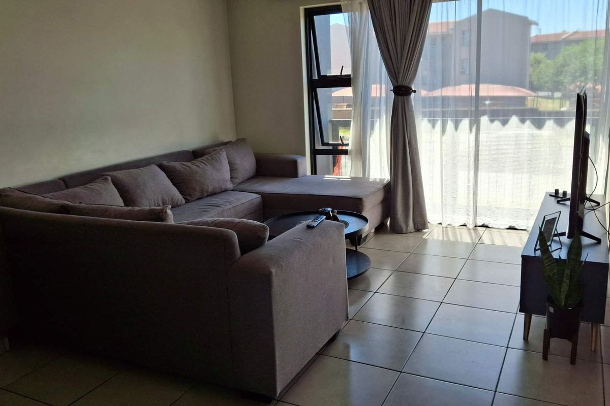 2 Bedroom Apartment for Sale in Milestone View Complex – Perfect Starter Home or Investment Opportunity - Photo 4