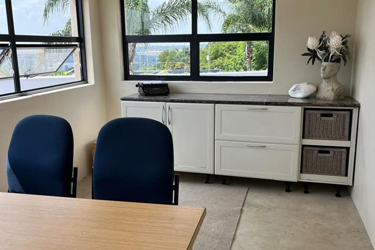 FURNISHED OFFICE FOR RENTAL IN MORELETA PARK - Photo 2