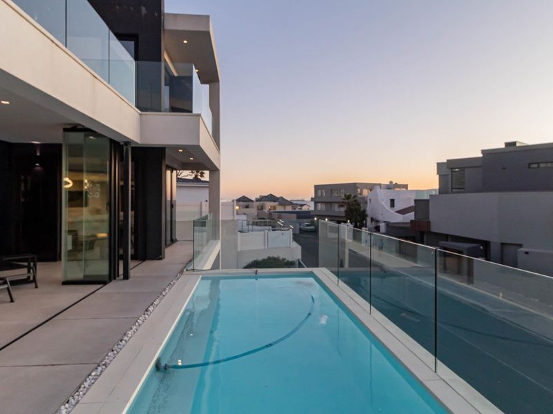 DESIGNED WITH DISTINCTION - Photo 4