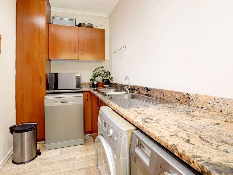 Perfect for a lock-up-and-go lifestyle! - Photo 8