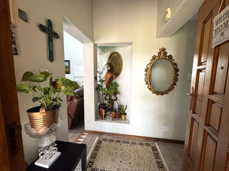 3 Bedroom HOUSE FOR SALE in ELARDUSPARK, Pretoria East - Photo 9