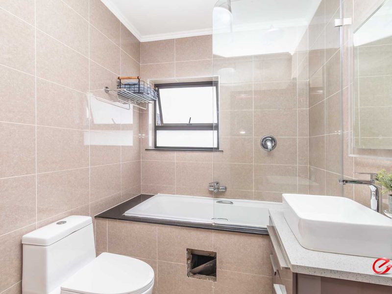 Apartment Close To Travel Links - Photo 7