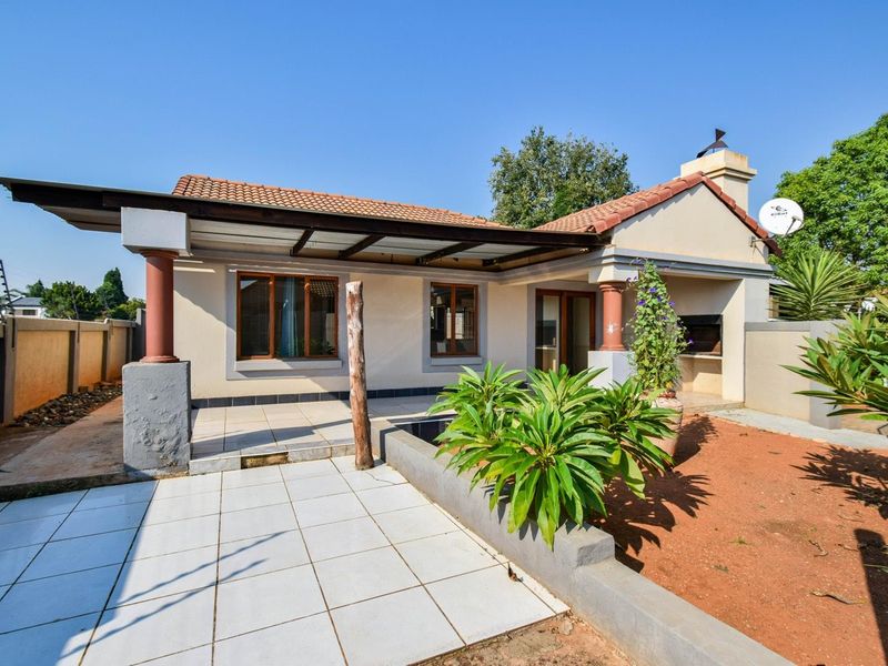 Two bedroom, full-title home in security estate - Willow Park Manor - Photo 8