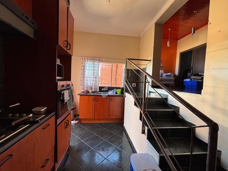 Windhoek Rocky Crest: 3 Bedroom house is For Sale - Photo 6