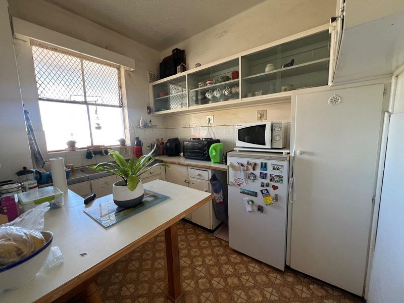 Unrenovated fifth floor find!! - Photo 6