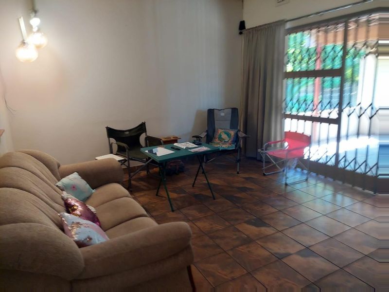 Charming Family Home with Flatlet for Sale in Yellowwood Park - Photo 6