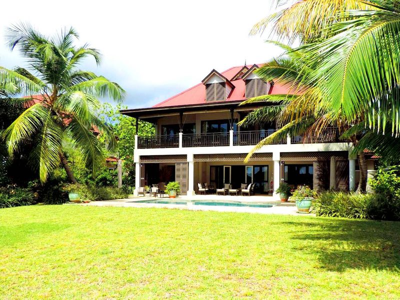 EXCEPTIONAL EDEN ISLAND OCEAN FRONT VILLA - Photo 9