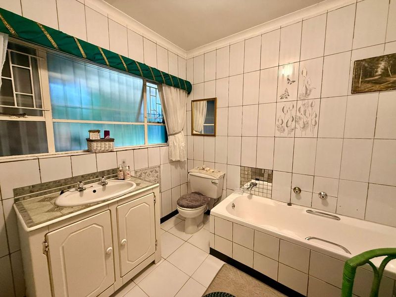 Comfortable Family Living with Extra Income Potential - Photo 5