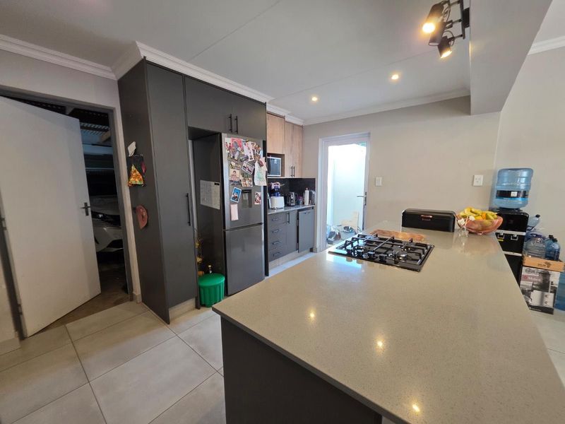 Family Haven in Sought After Leisure Bay Estate - Photo 5