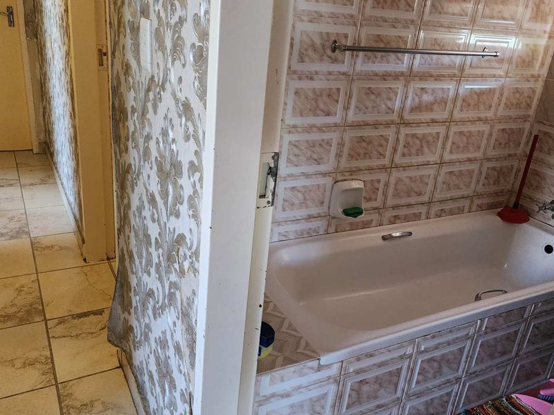 Platinum Village: Perfect Home for Families on the Go! Closer to Impala and Sibanye Mines - Photo 2