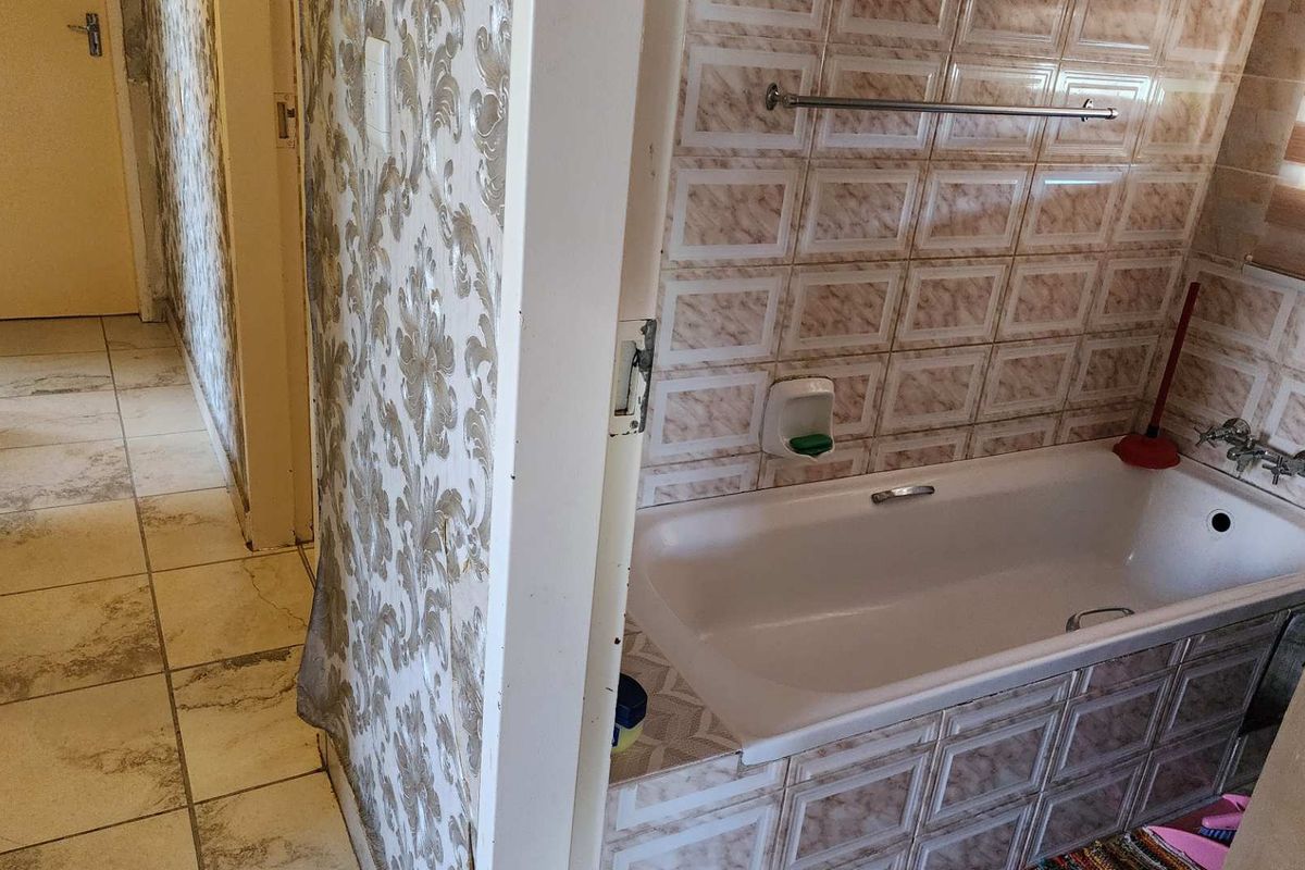 Platinum Village: Perfect Home for Families on the Go! Closer to Impala and Sibanye Mines - Photo 2