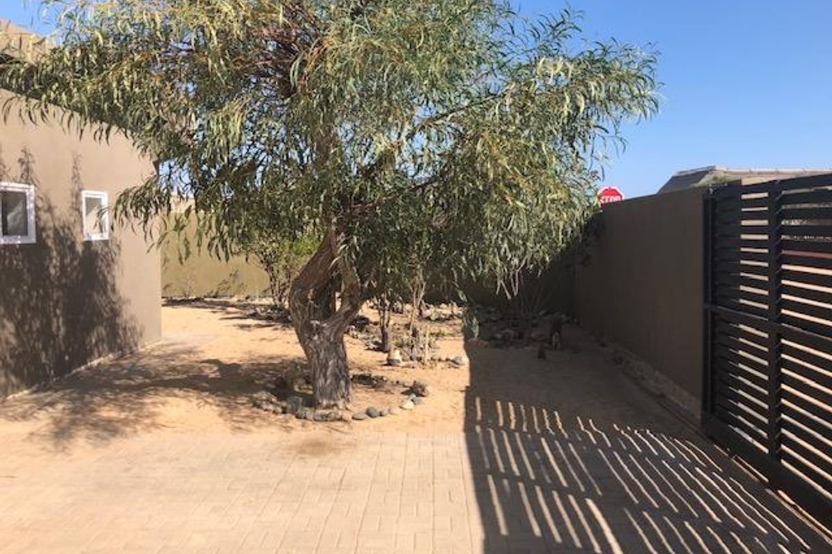 Huge Family Home for sale - Photo 3