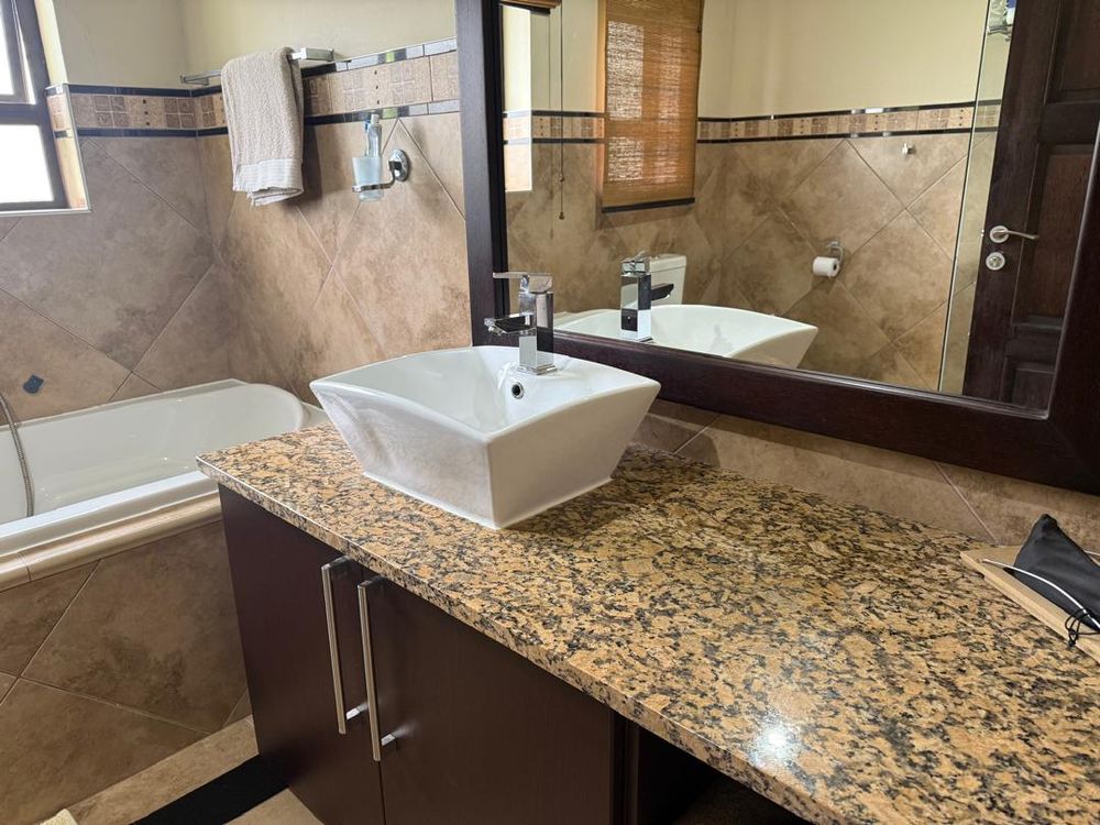 en suite bathroom 4