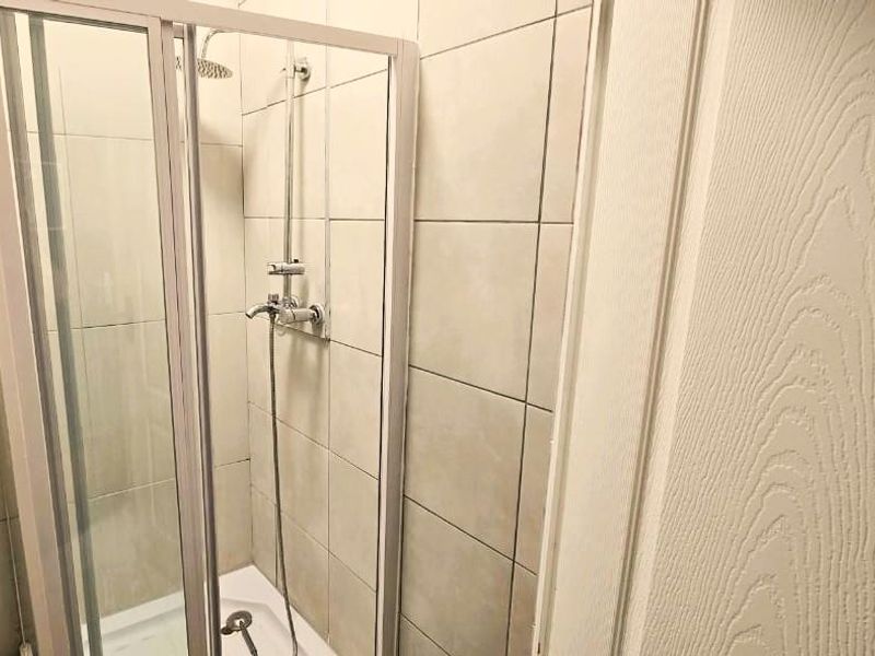 Room to rent for adult only at 159 Voortrekker Road - Photo 10