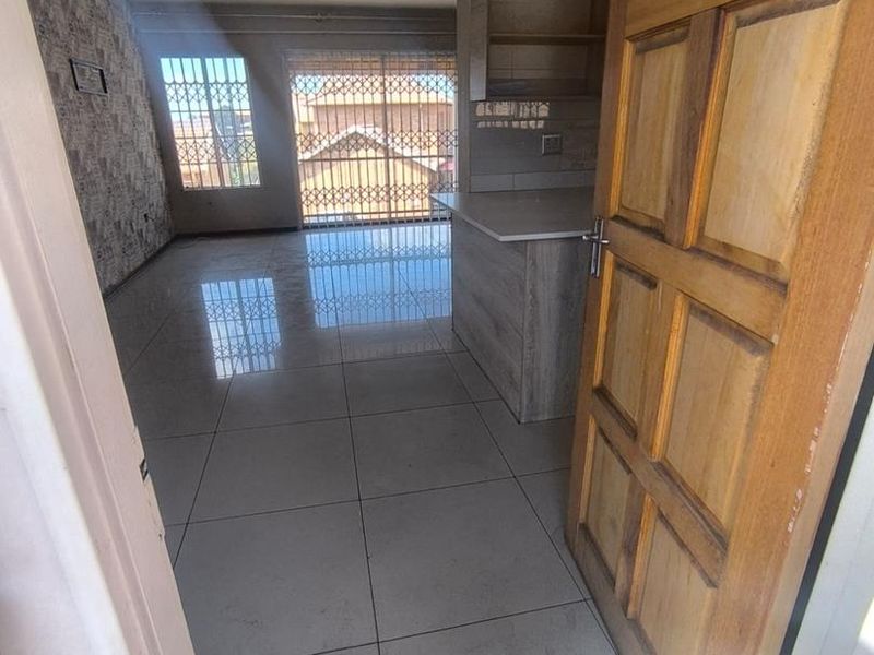 3 Bedroomed double storey cluster for sale. - Photo 2