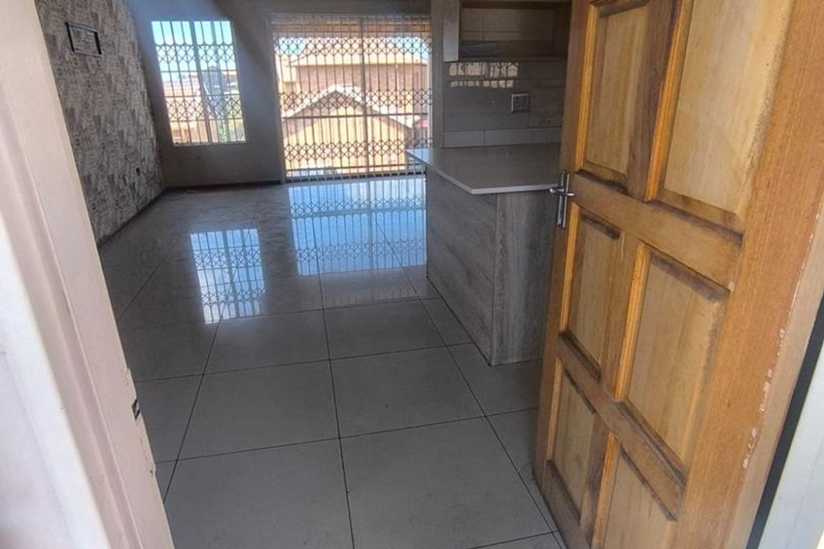 3 Bedroomed double storey cluster for sale. - Photo 2