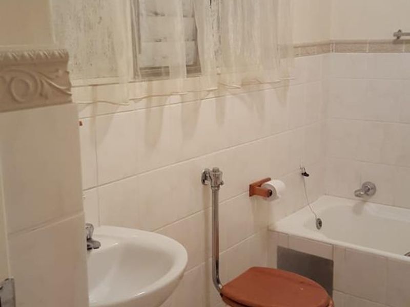 3 Bedroom Duplex For Sale in Windsor East - Photo 7