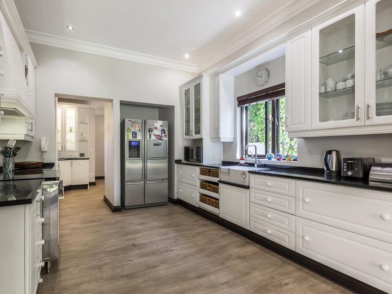 GRACIOUS 5 BEDROOM HOME IN DAINFERN VALLEY ESTATE - Photo 9