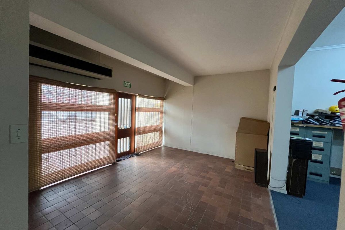 Versatile Business Property for Sale in the Heart of Upington CBD - Photo 3