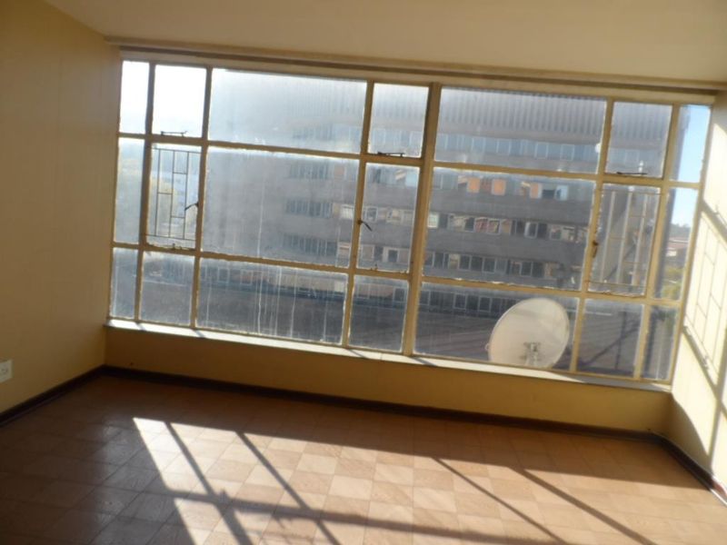 BACHELOR FLAT TO RENT IN ARCADIA - Photo 5
