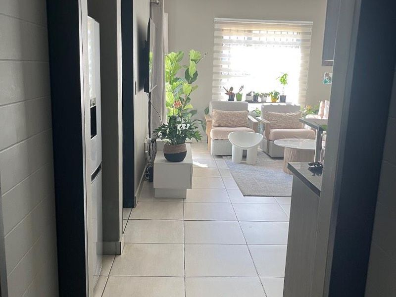 Spacious 2 Bedroom Ground Floor Unit in Glen Acres Estate - Photo 4