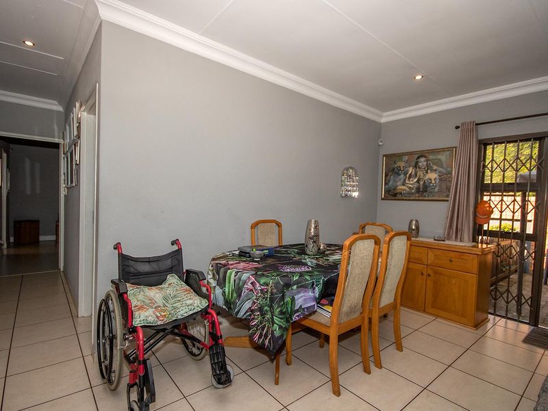 Stunning 3 bedroom simplex for rent - Photo 5