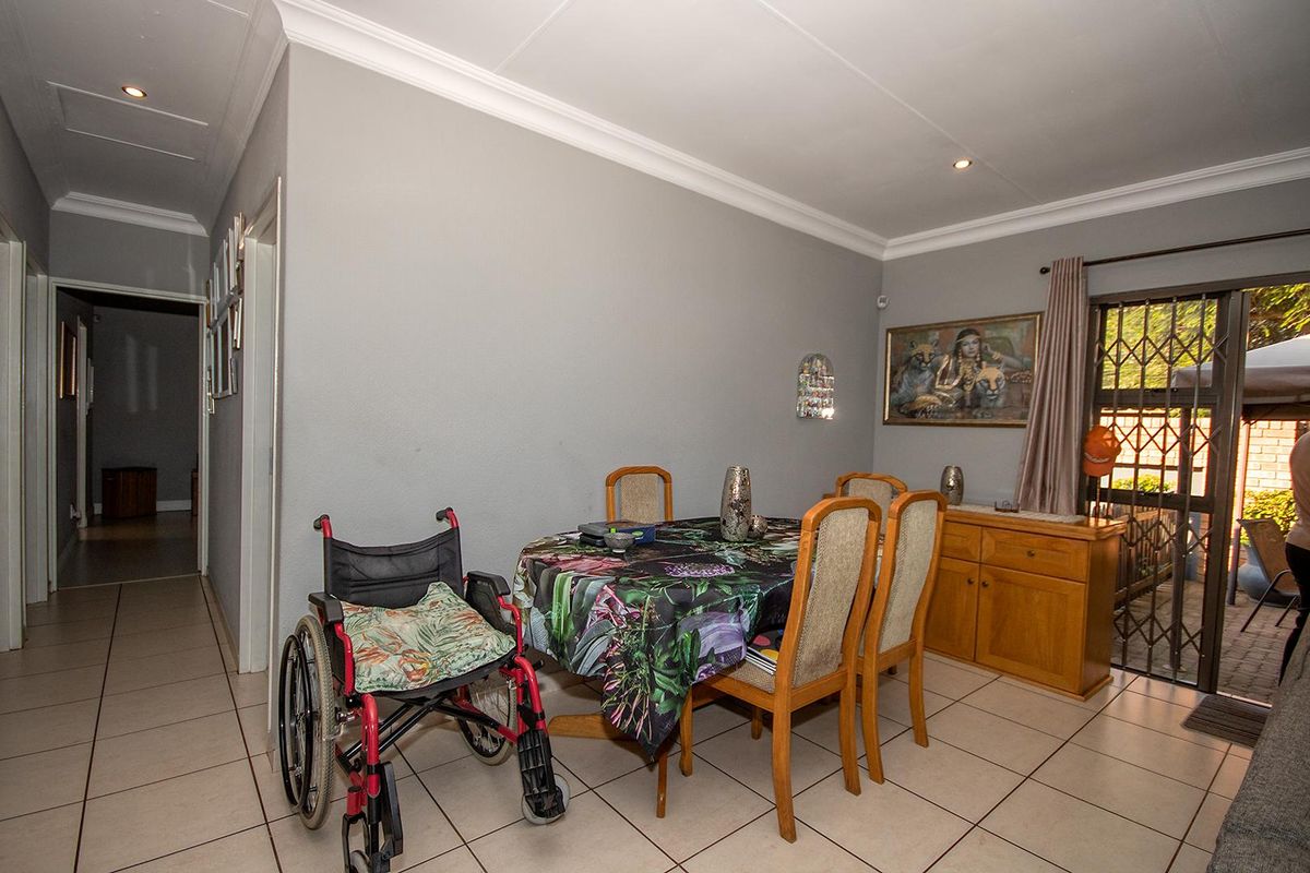 Stunning 3 bedroom simplex for rent - Photo 5