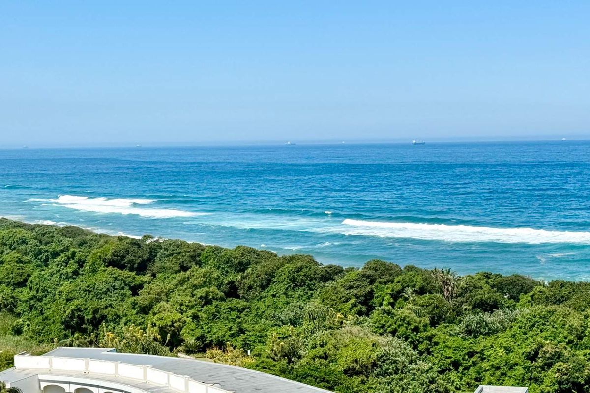 Exquisite Umhlanga Beachfront Apartment with Amazing Sea & Lagoon Views!! - Photo 2