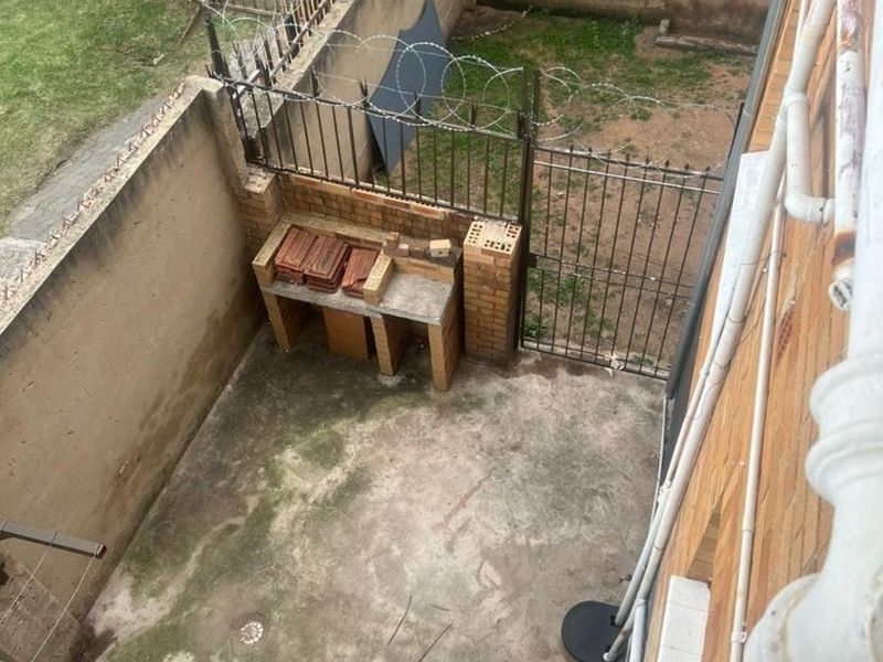 Commercial Property For Sale in Johannesburg. - Photo 9