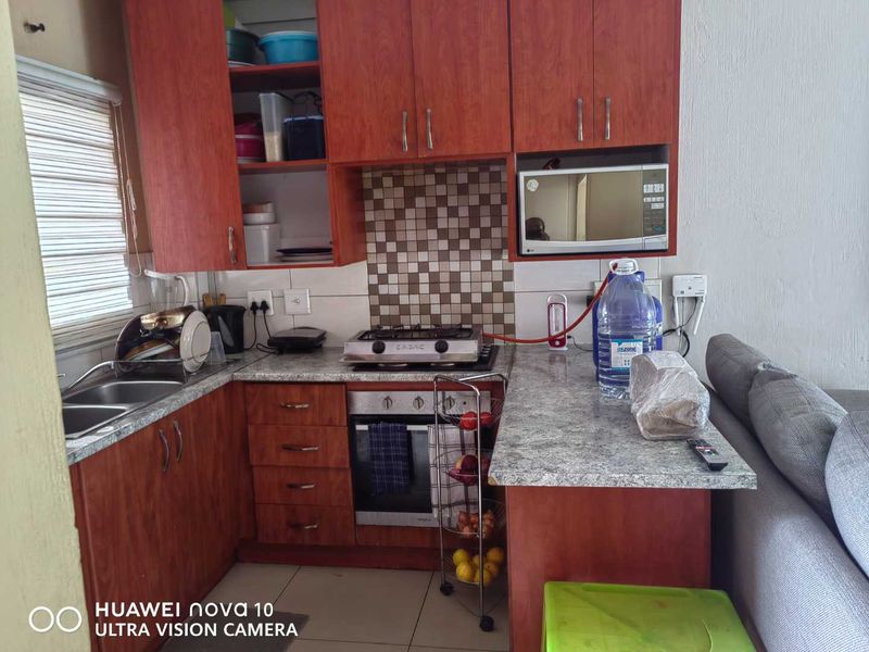 Calling our investors and first time buyers to grab this beautiful 2 bedroom groundfloor Apartment for sale - Photo 6