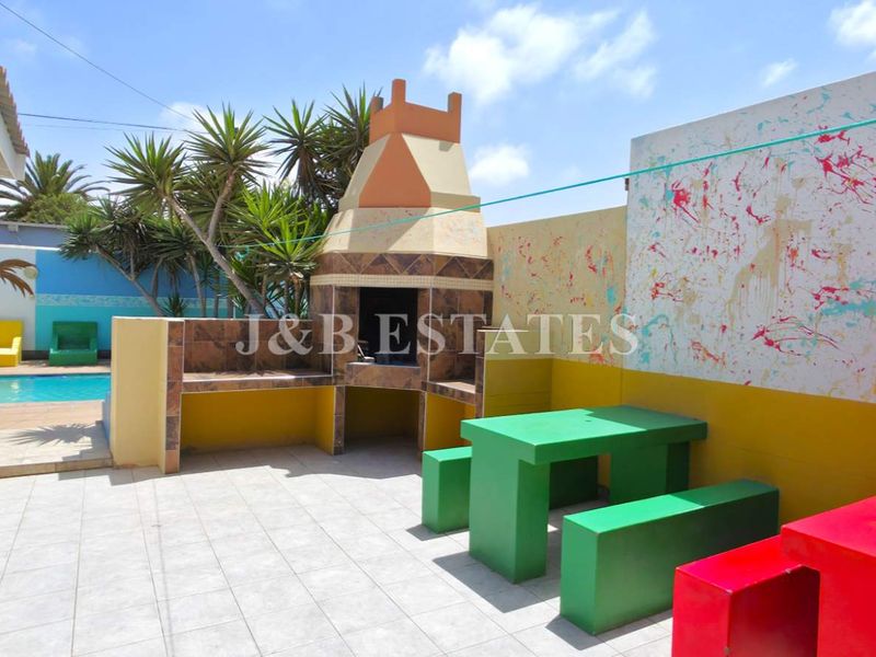 Fully Operational Guesthouse - Photo 3