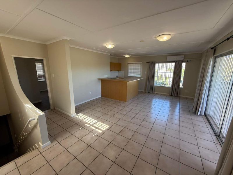 LARGE FAMILY HOME IN A DESIRABLE STREET OF OLYMPIA - Photo 9