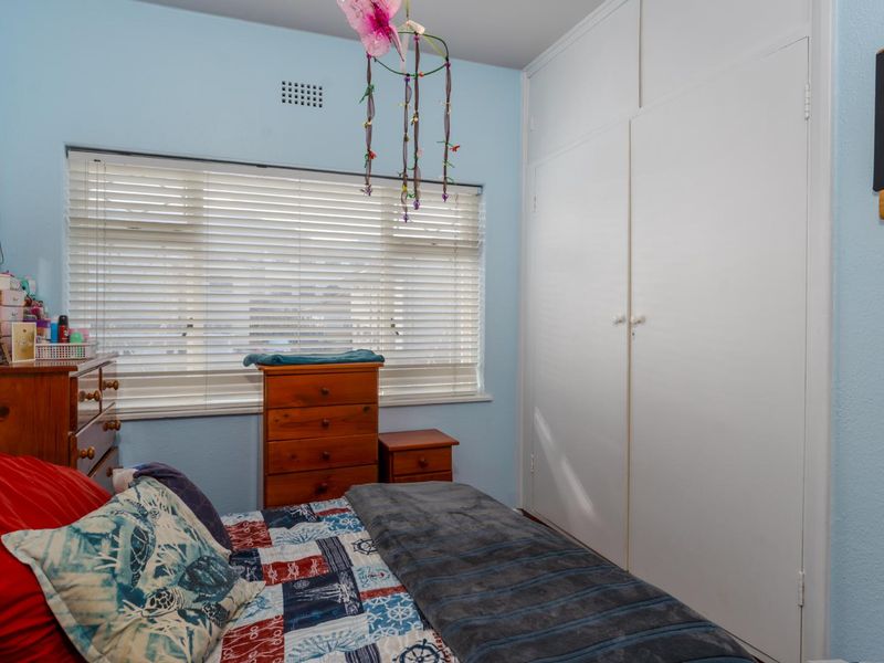 First floor living, close to the beach and shops. - Photo 10