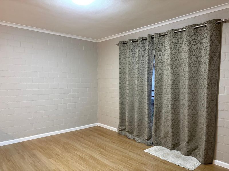 3 Bedroom House To Let in Sanddrift - Photo 3