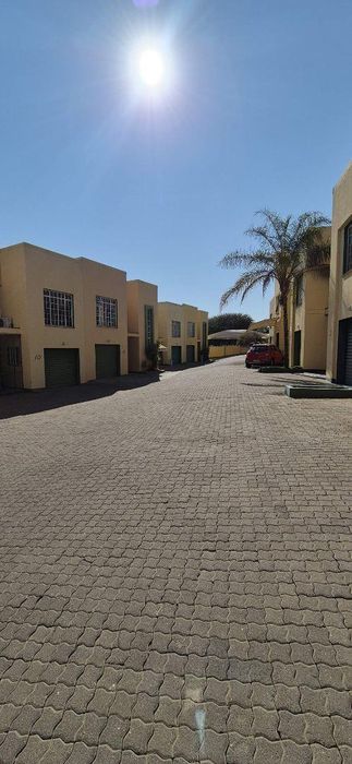 Property #2540397, Townhouse For Sale in Hochlandpark