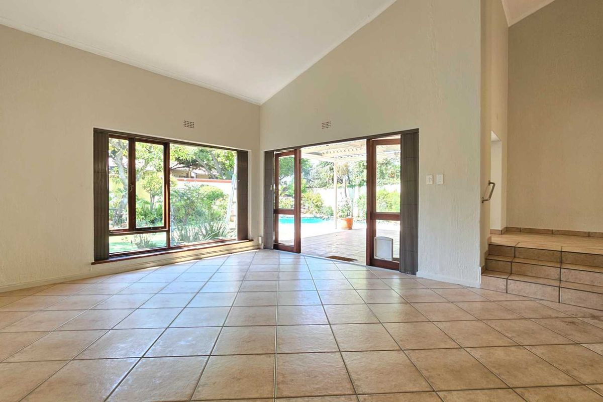 Sandton 3 bedroom Townhouse with Private Garden and Private Swimming Pool - Photo 4