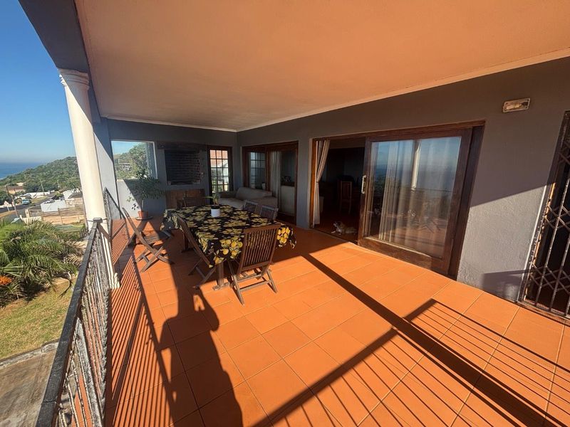 3 BEDROOM FAMILY HOME | OCEAN VIEWS – BLUFF - Photo 3