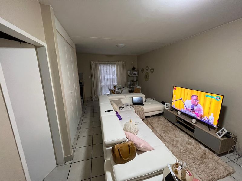 1 Bedroom Apartment in Wapadrand - Photo 7