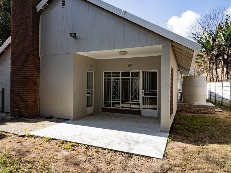 Charming 3 Bedroom Family Home with Study in Sought-After Northcliff - Photo 5